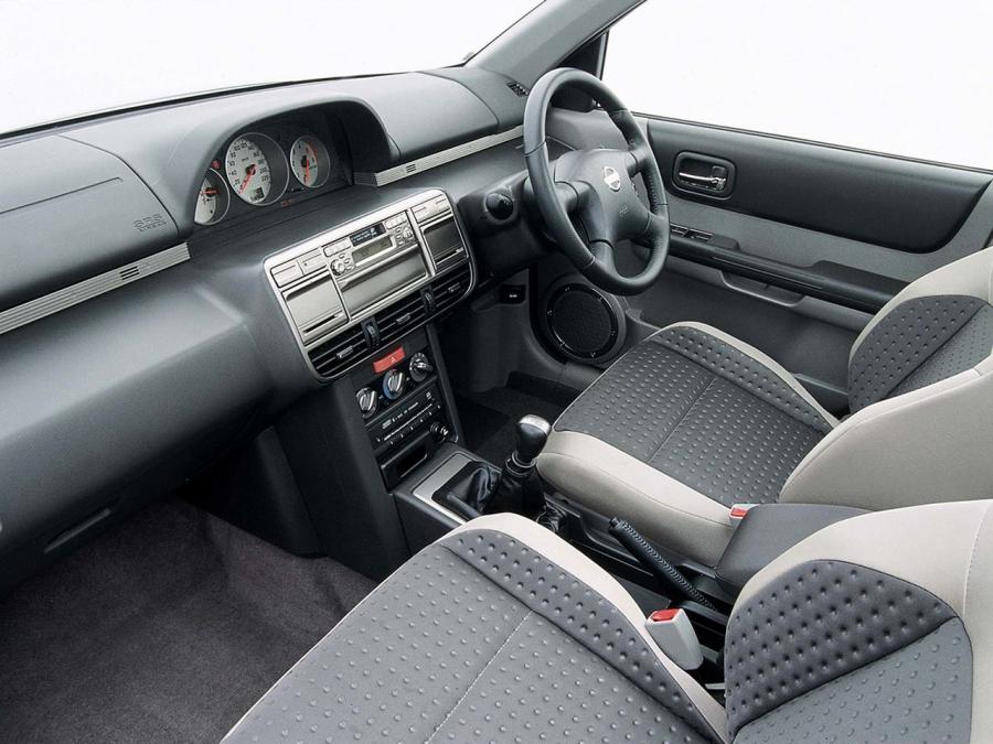  Nissan X-Trail 2001 года  (UK) (фото 18 из 26)